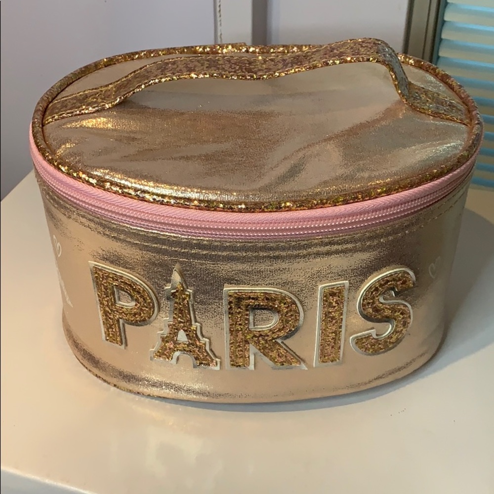 Accessories storage